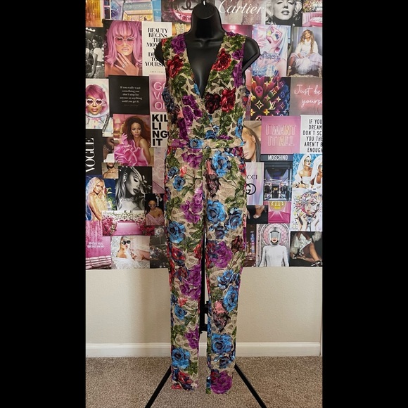 Sleeveless Floral Sheer Mesh Jumpsuit Size Medium - Picture 3 of 11